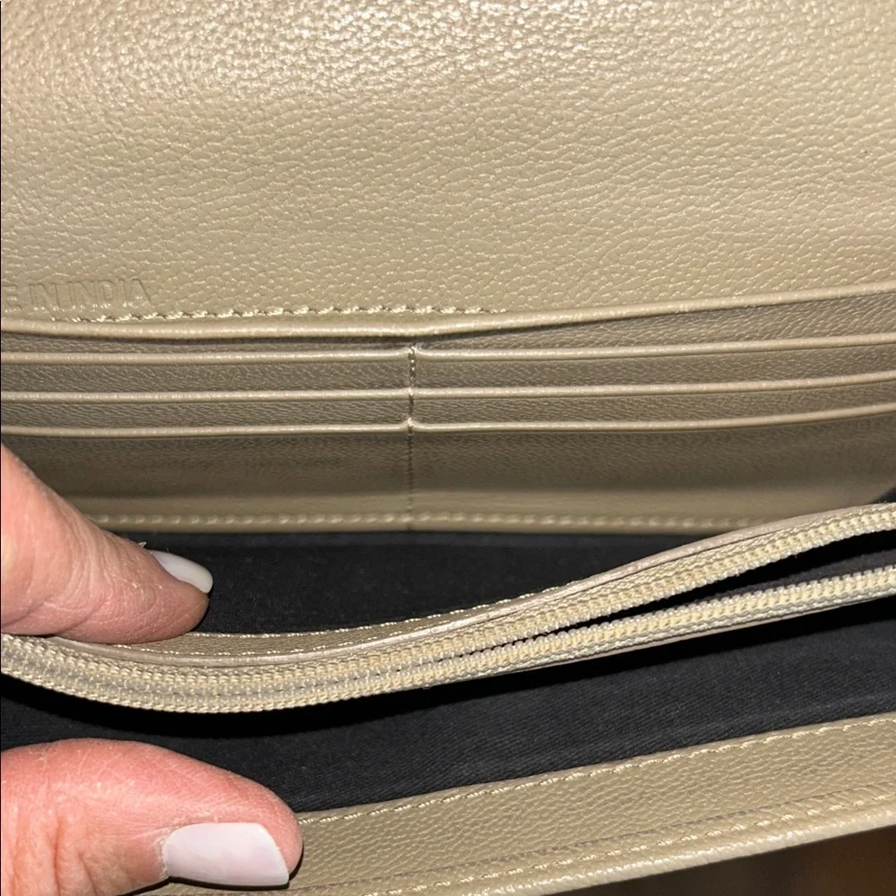 See By Chloe Taupe and White Aura Long Flap Leather Wallet - Picture 9 of 16